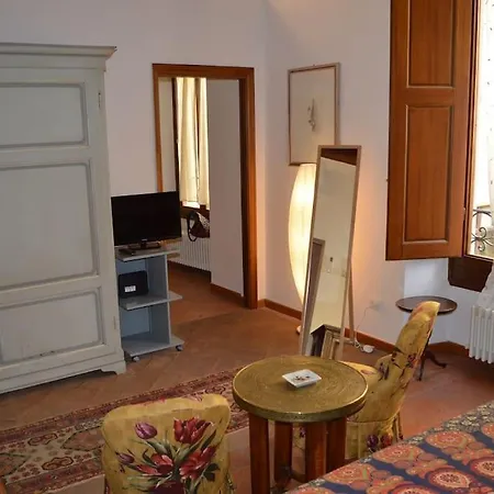 The Secret Garden شقة فلورنس